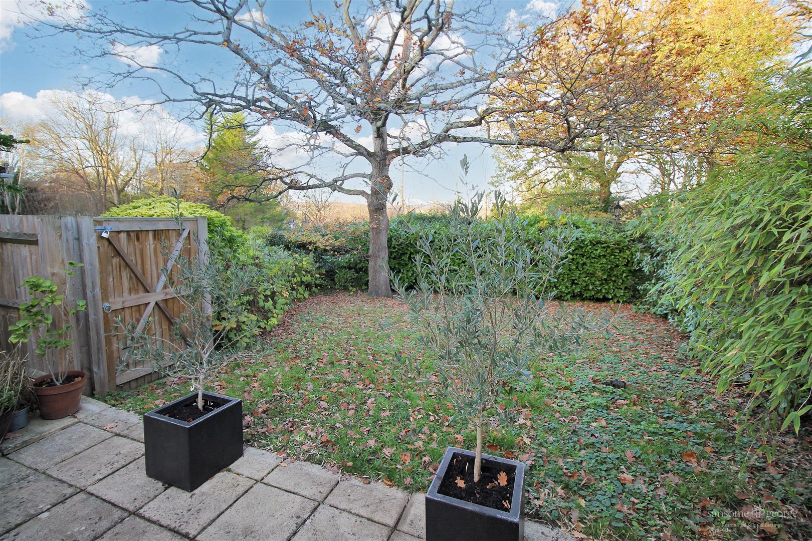 Roebuck Rise, Tilehurst, Reading